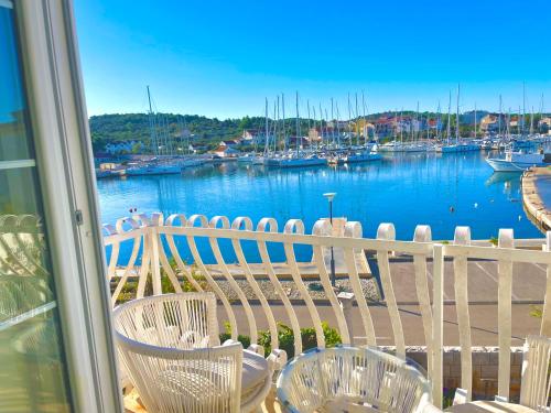 Seafront captain apartment