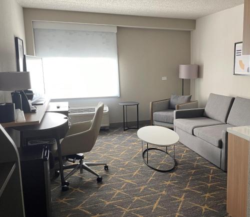 Гостиная зона в Holiday Inn Hotel & Suites Chicago - Downtown by IHG