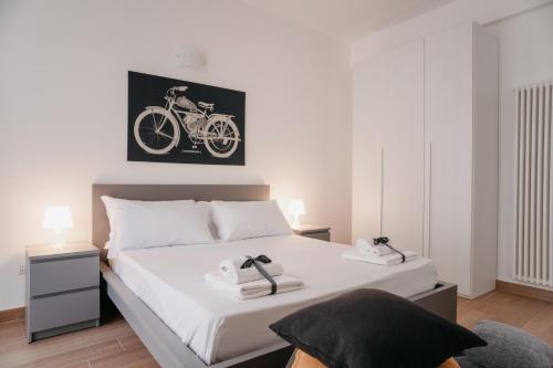 Brombeis Aurea by CasaNapoletana - Town Center