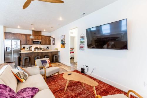Tamarack Trails Bungalow – Photos 2