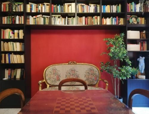 Библиотека в отеле типа «постель и завтрак»