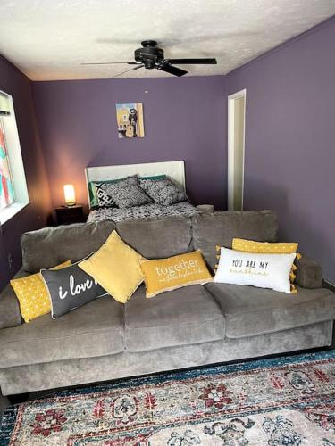 Χώρος καθιστικού στο New! Fun just 20 min from Dallas 3-BRM Home