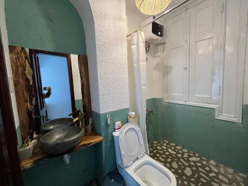 Ванная комната в Hue Sweethouse 1 Homestay