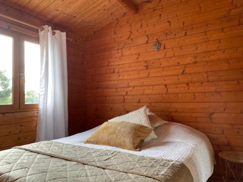 Photo de la galerie de l'établissement Chalet spa en Normandie, à Bellengreville