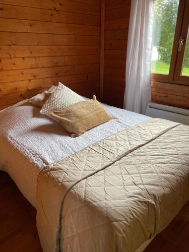 Photo de la galerie de l'établissement Chalet spa en Normandie, à Bellengreville