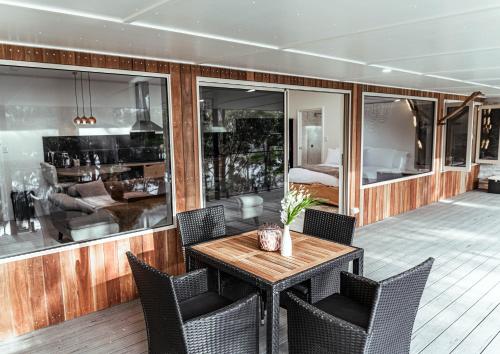 Bruny Island Oceanfront Luxe Cabin with Spaにあるシーティングエリア
