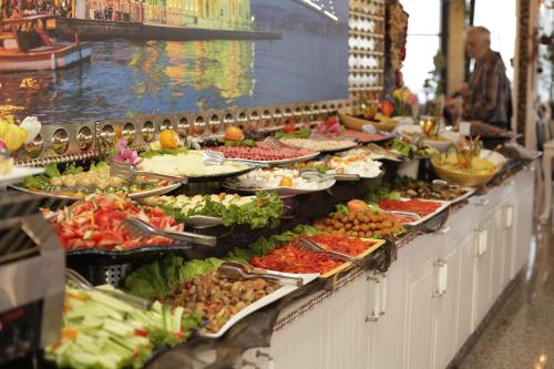 Φαγητό σε αυτό το ξενοδοχείο ή κάπου εκεί κοντά