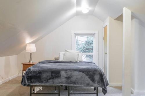Large funky 2 or 3 bedroom unit in prime location_2