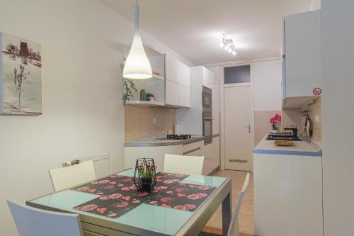 Flexible SelfCheckIns 35 - Zagreb - Garage - Loggia - New
