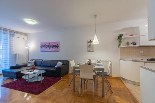 Flexible SelfCheckIns 35 - Zagreb - Garage - Loggia - New