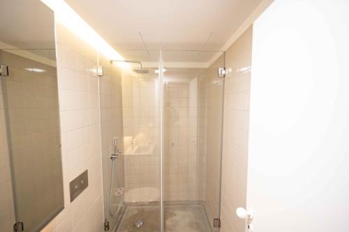 Ett badrum på New Lisbon Center Apartment