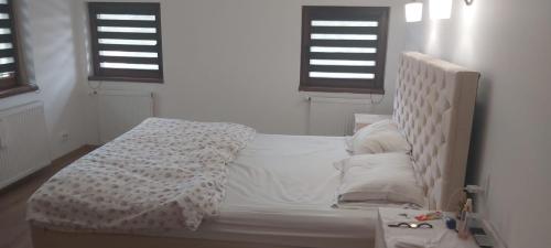 Letto o letti in una camera di Montana Luxury Apartment with a View