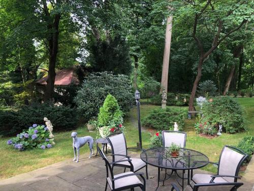 Gallery image of Spacious & Secluded, Close to NYC & Beach! in Glen Cove