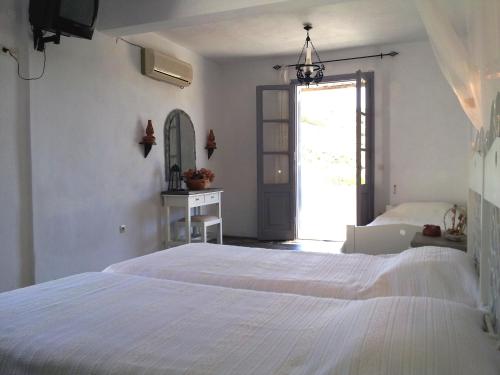 Gallery image of Ostria Studios in Platis Yialos Sifnos