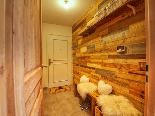 Photo de la galerie de l'établissement Appartement familial neuf près du village, 3 chambres, balcon sud, parking, proche ski-bus, Samoëns - FR-1-642-80, à Samoëns