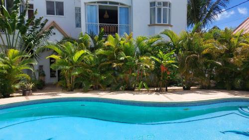 Piscina en o cerca de Tropical Palms apartment Mauritius