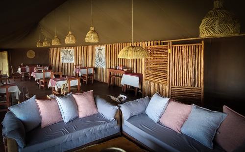 Istumisnurk majutusasutuses Zawadi Camp