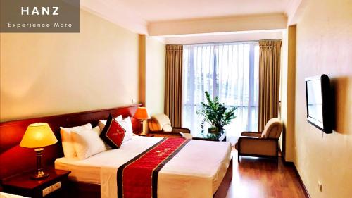 TV a/nebo společenská místnost v ubytování S79 Regal Hotel Hanoi