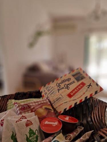 Makanan di atau berdekatan apartmen