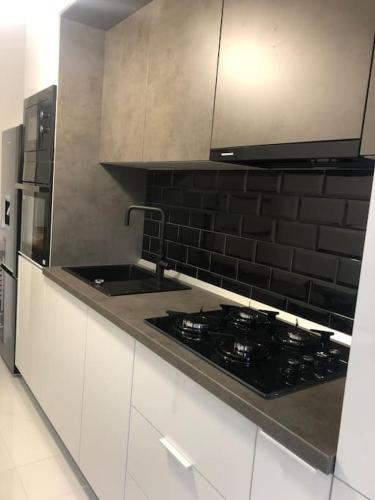 Cuina o zona de cuina de Studio cu grădina proprie