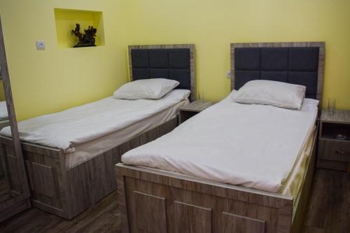 Katil atau katil-katil dalam bilik di River Side Guest House