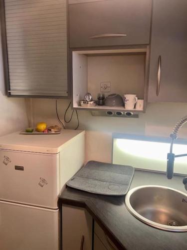 Photo de la galerie de l'établissement Studio cosy avec balcon proche Paris, à Boulogne-Billancourt