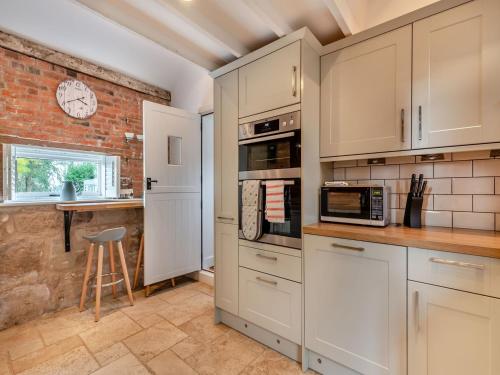 Pond Cottage – Photos 5