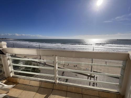 Photo de la galerie de l'établissement Appartement 2 chambres, parking privatif, proche mer - FR-1-197-548, à Les Sables-dʼOlonne