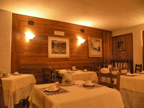Gallery image of Hotel Bellevue in Champoluc