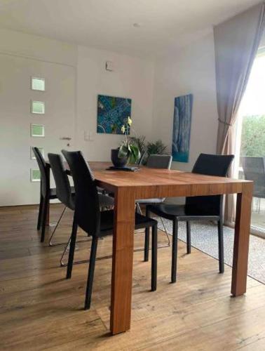 Gallery image of Stylish & Cozy Villa, Sunny Terrace, Games Room in Luins