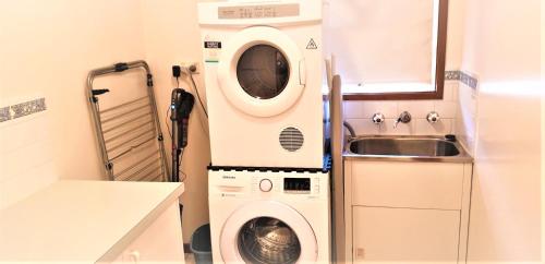 Φωτογραφία από το άλμπουμ του Kennington Units σε Kennington