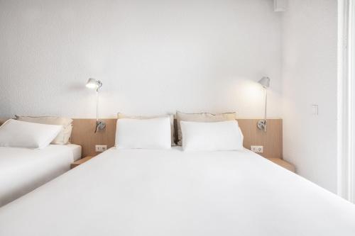 Equador Superior Suites by Olala Homes