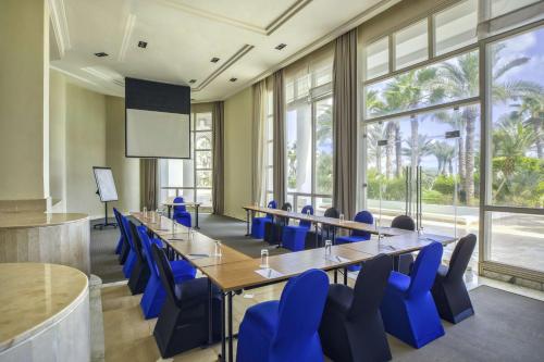 Espace de conférence ou salle de réunion dans l'établissement Radisson Blu Palace Resort & Thalasso, Djerba
