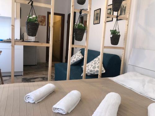 A bed or beds in a room at Appartamento Martini 33