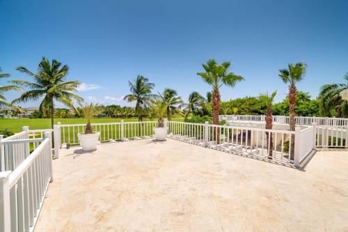 Galeriebild der Unterkunft Paradise Luxury Villa with Huge Pool and Jacuzzi in Punta Cana