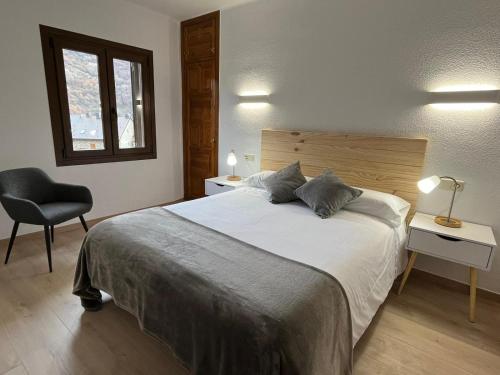 Postel nebo postele na pokoji v ubytování Hotel Farré D'avall
