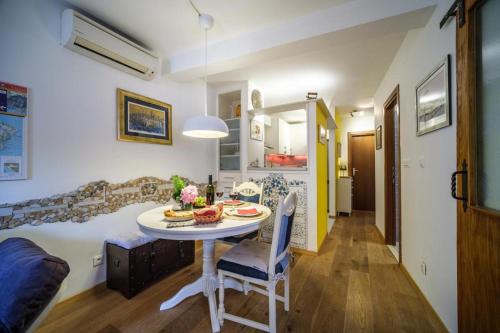 Pepiso Suite for Two – Photos 5