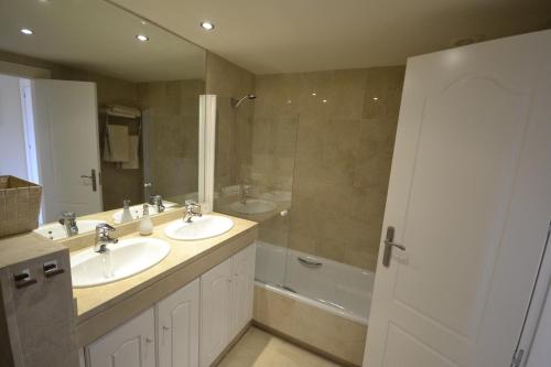 Stunning unobstructed 180 degree sea view apartment with 100 square meters terrace - Costa del Sol - Estepona
