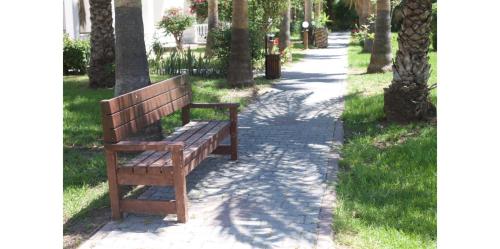 Κήπος έξω από το Mountain View Hotel