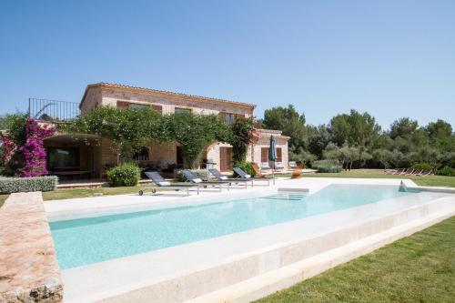 Fotografia z galérie ubytovania Magnificent Mallorca Villa Casa Son 6 Bedrooms Childrens Play Area Private Pool Alcudia v Alcudii