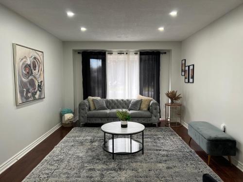 Fresh, Chic, Spacious Home With Everything U Need – Photos 4