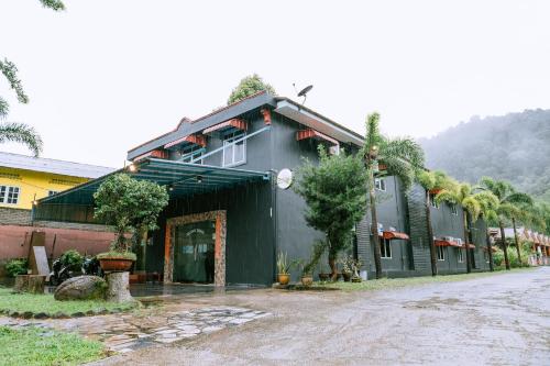 Nespecifikovaný výhled na hory nebo výhled na hory při pohledu z hostelu