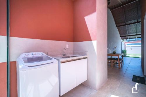 Η κουζίνα ή μικρή κουζίνα στο Casa com 02 dormitórios e jacuzzi aquecida