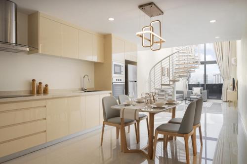 Kuchyň nebo kuchyňský kout v ubytování TK Central Serviced Apartments