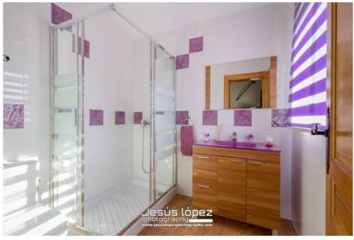 A bathroom at Villa Montiel