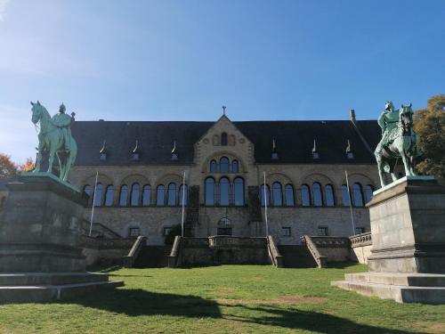 Gambar di galeri bagi Apartment Serenade am Zwinger di Goslar