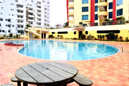 Encantador departamento frente al mar con WIFIの敷地内または近くにあるプール