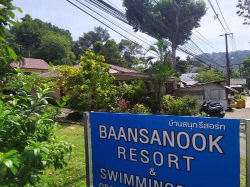 a sign for a bankaramoot resort and swimmingorld at Baansanook Resort & Swimming Pool in Ko Chang