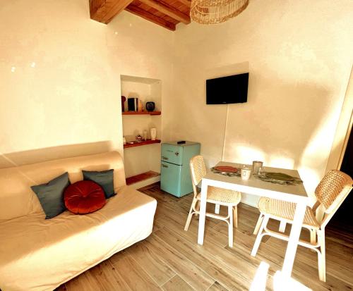 A television and/or entertainment centre at San Ranieri Tiny Tower