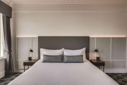 The Savoy Hotel on Little Collins Melbourne Image